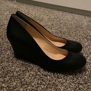 Black Wedges